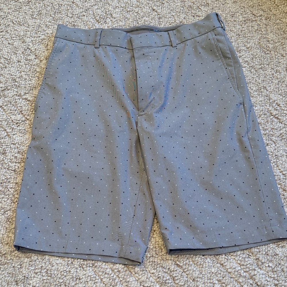Walter Hagen Flat-Front Men's golf shorts
